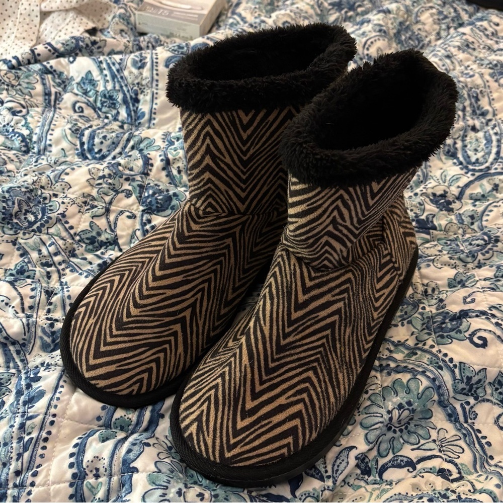 Vera Bradley slippers new